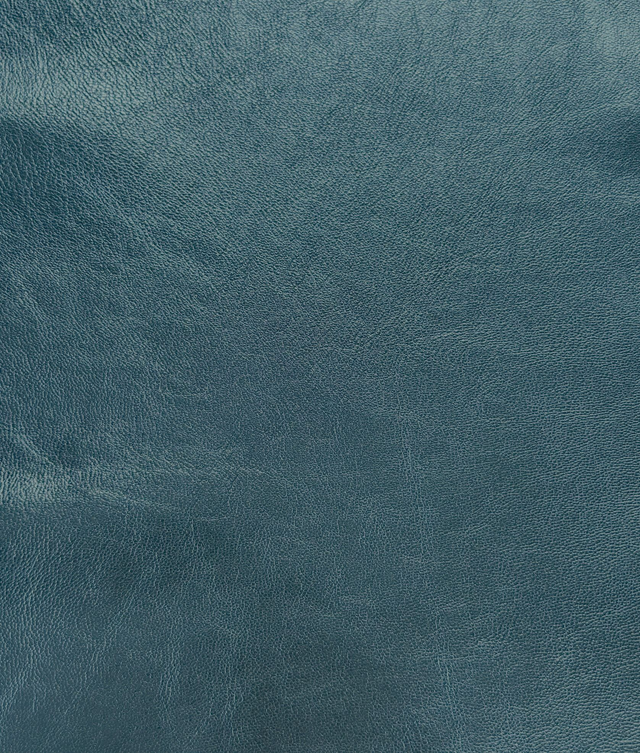 Chute de cuir bleu ken métalissé