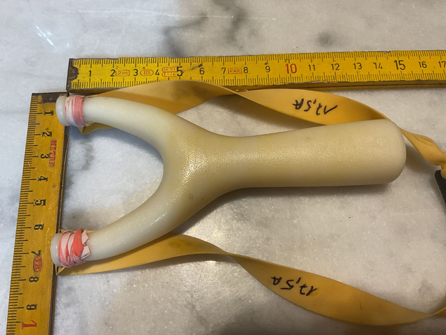 06B08 ... Lance pierre enfant plastique