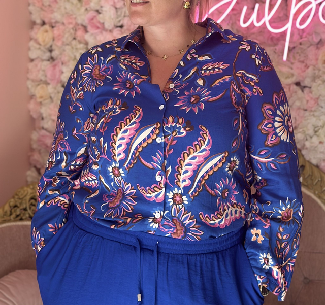 1025-Chemise bleu électrique motif 