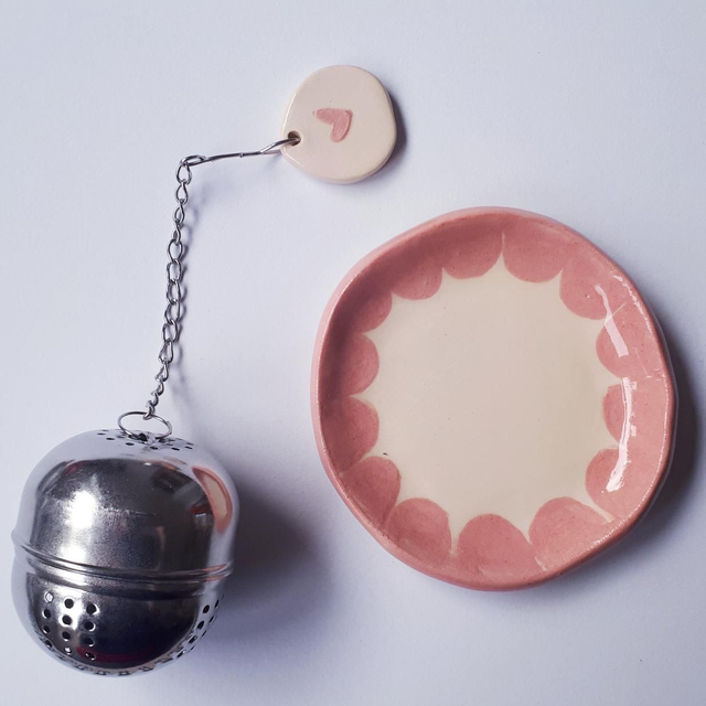 Petite coupelle et sa boule à thé 