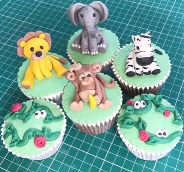 Welcome to the jungle - kids cupcake class