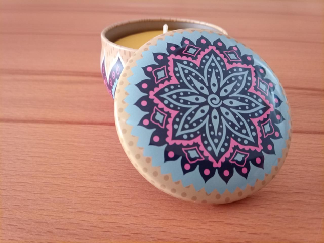 Kleine dekorative Blechdosenkerze, Design 4