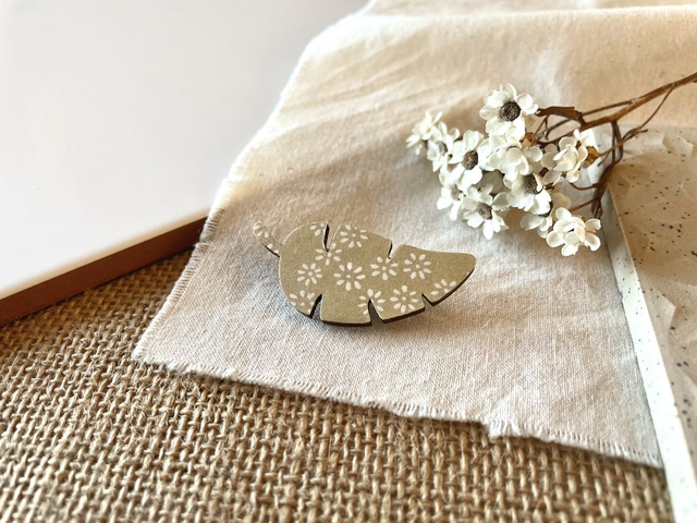 Broche Feuille Banane Paillettes - Couleurs variées