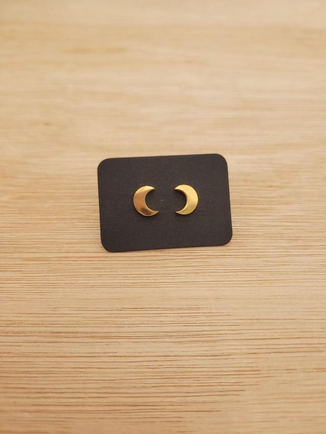 Gold stainless steel crescent moon stud earrings - SL-016