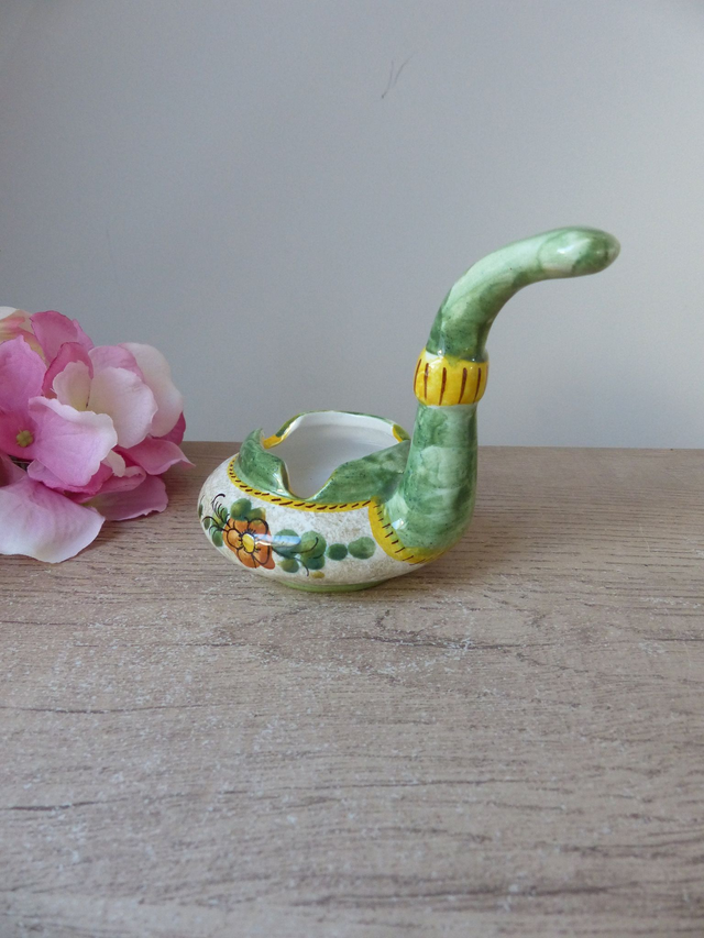 Cendrier forme pipe en céramique décoré artisanat signé Deruta Italie, décoration boudoir, fumoir, bureau cendrier poterie cadeau fumeur