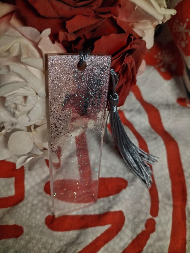 Petit marque page pailleté holographique 