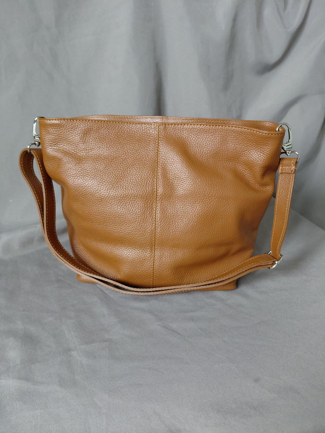 Sac en cuir couleur camel 