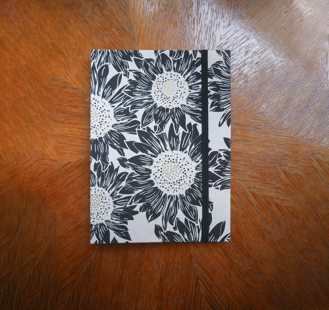 Carnet A5 rigide tournesols noir &amp; or 