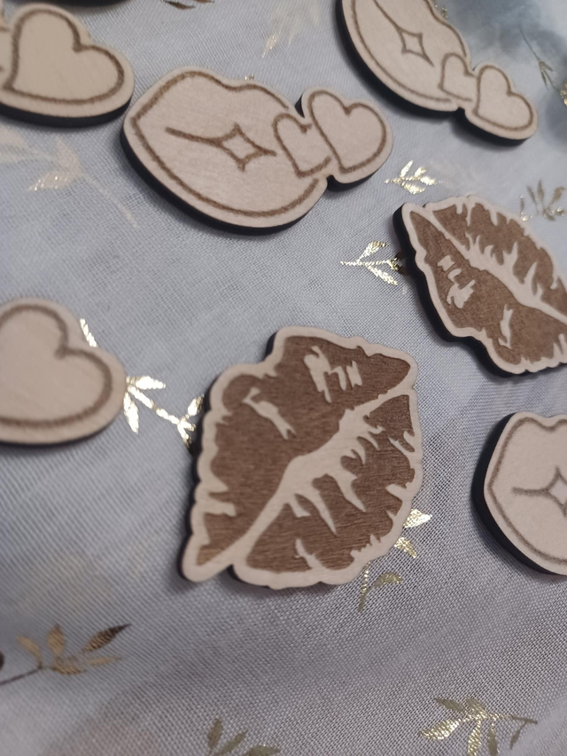 Pochon magique pour apaiser les chagrins – 7 bisous de courage en bois