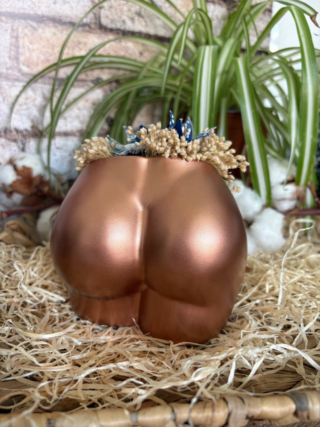 Vase pour fleurs séchées en Jesmonite : Popotin - Effet cuivré