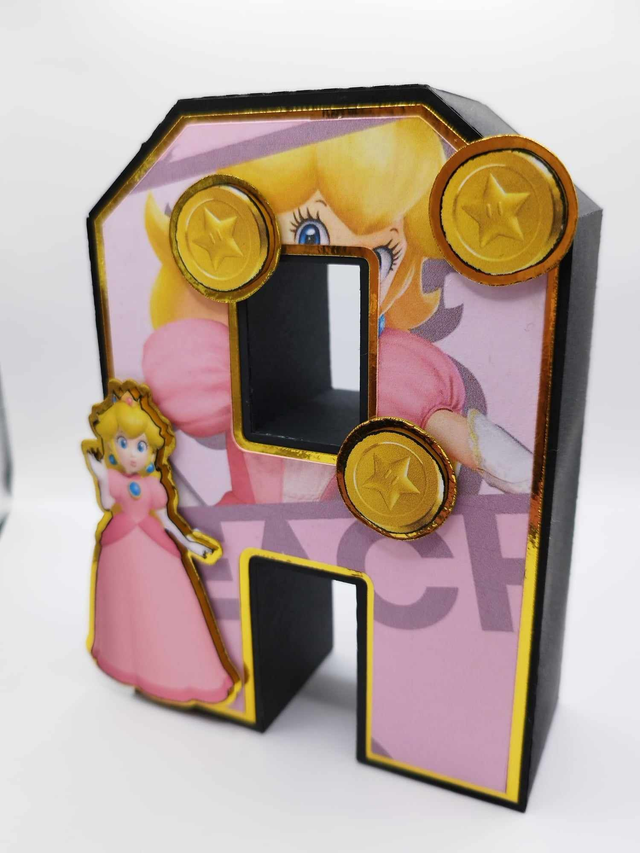 Lettre initiale 3D thème "Mario Bros" (Peach)