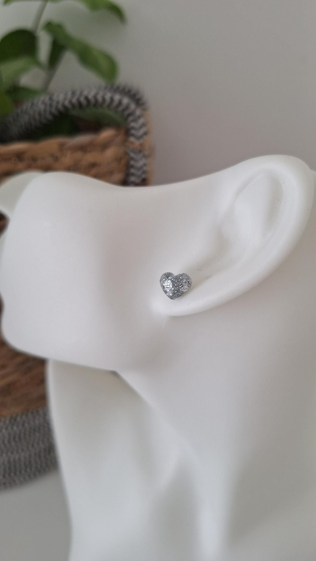 Puces d&#039;oreilles petit modèle cœurs paillettes argentées
