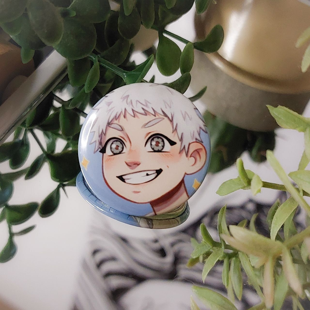 Hikaru Button Pin