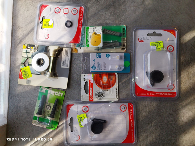 Lot d’accessoires &amp; pièces de bricolage / maison