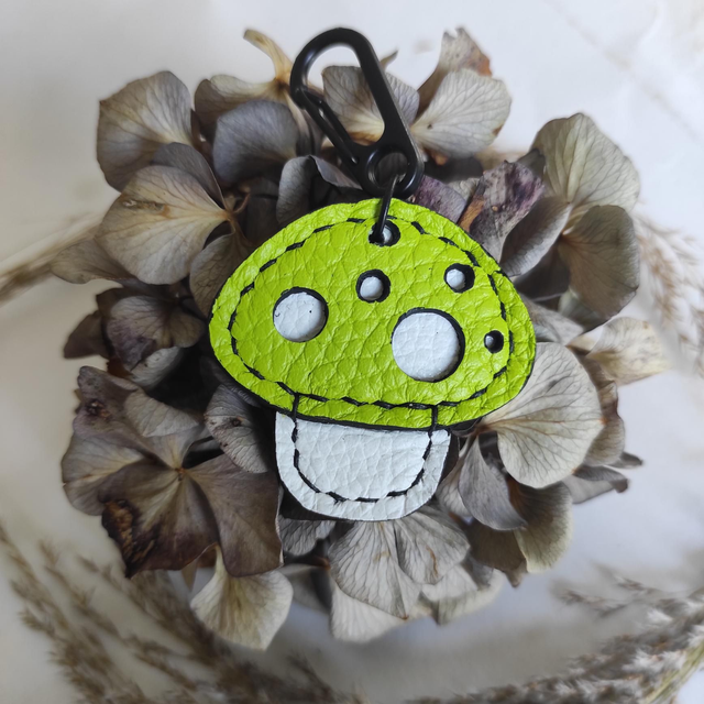 Porte clés champignon en cuir 