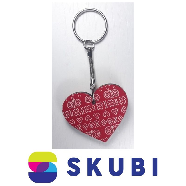 Přívěsek dřevěný - na klíče - srdce červené - motiv Čičmany