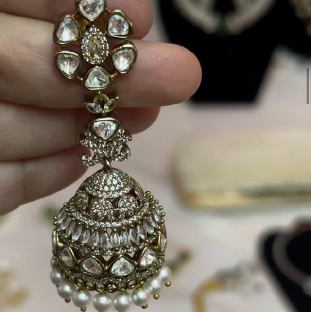 Gold Kundan Jhumka 