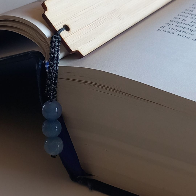 Marque-pages en bambou et Quartz à Dumortiérite