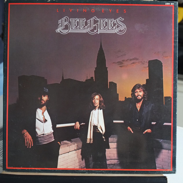 BEE GEES - Living eyes