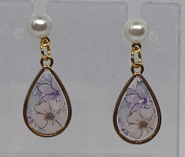 Gold flower earrings 
