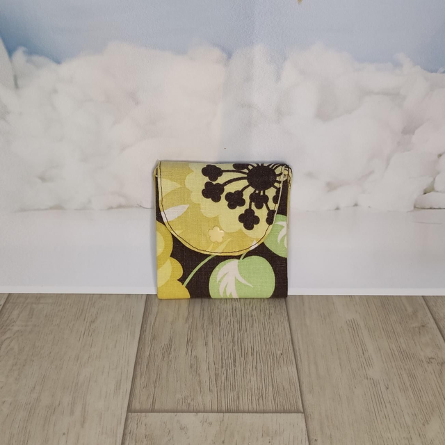 Porte cartes à fleurs 