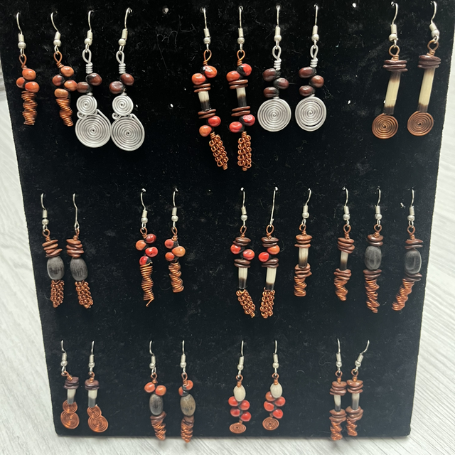 Earrings (per pair)