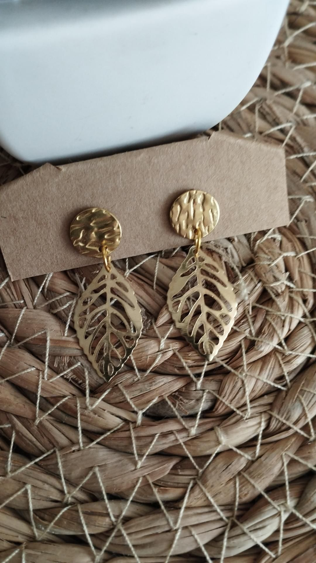 Boucles d'oreilles feuilles doré. Collection Vincenz'o bijoux. 