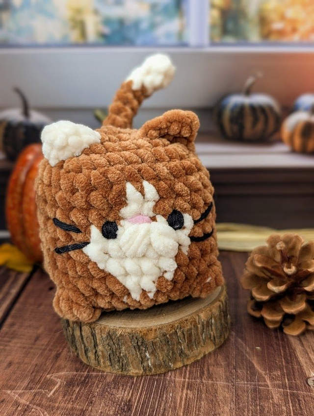 Chat en crochet , peluche à adopter