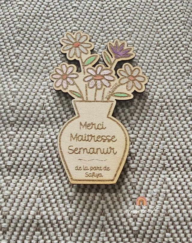 Magnets / Aimant en bois personnalisés idée cadeau maitresse