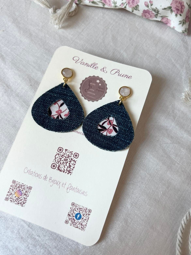 Boucles d&#039;oreilles JOYCE dorée, jolies gouttes en jeans, tissu recyclé fleuri, bijou upcycling