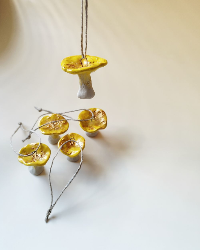 Ceramiczne grzybki żółte kurki