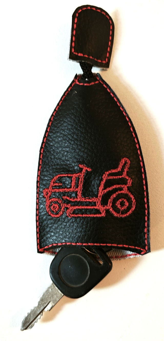 Etui à clés tracteur rouge