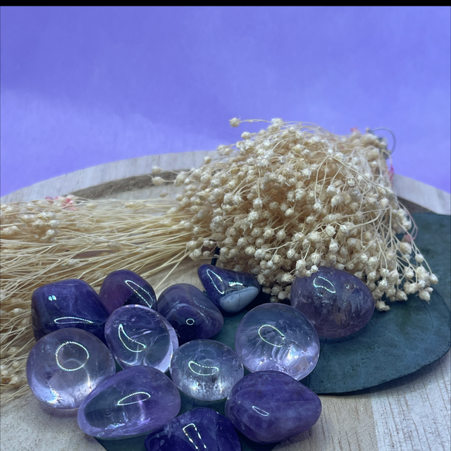 Pierre roulée Améthyste "Apaisement . Spiritualité . Détente"