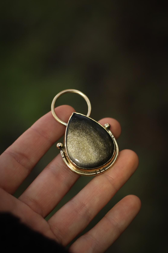 IMBOLC - Pendentif obsidienne dorée 