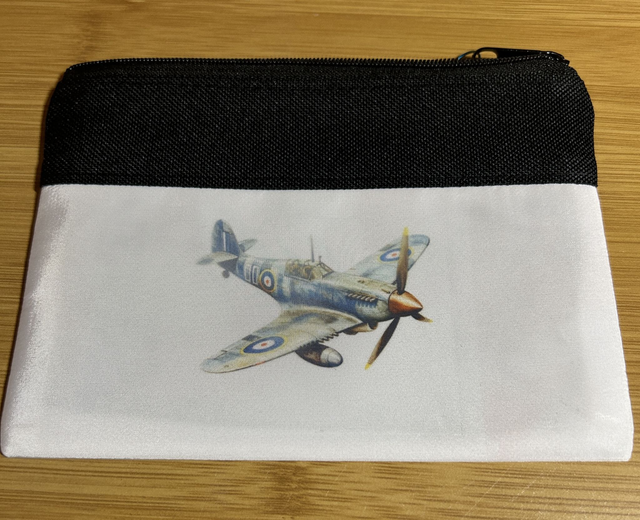 P19. Small zip bag, Spitfire