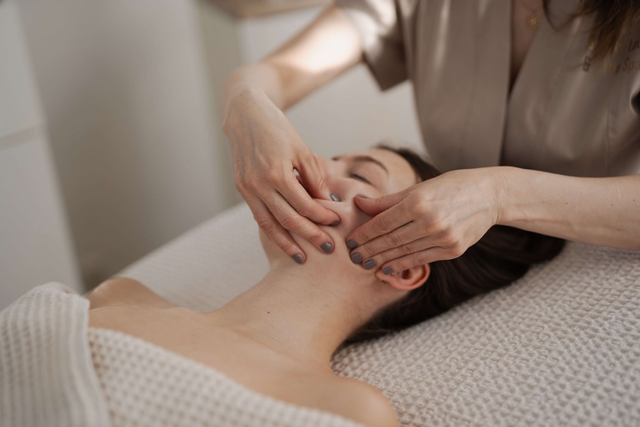 Klassische Gesichtsbehandlung Bonn - 90 Minuten - Geschenk Gutschein