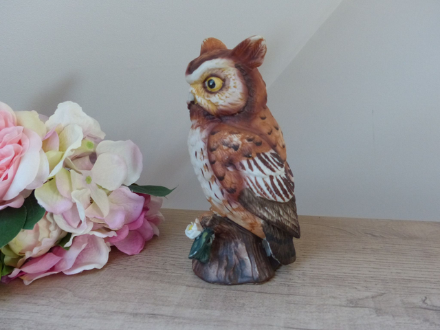 Statuette Hibou Vintage - Artisanat Taïwanais pour Ambiance Ferme Chic - Hibou Céramique avec Fleur – Charme Bucolique Maison de Campagne