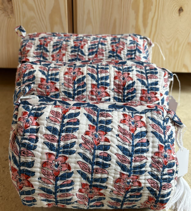 White/Pink/Blue Toiletry Bag Medium