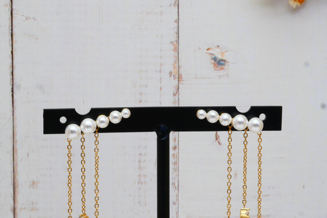 Boucle perles pendantes