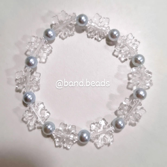 Snowflake beaded bracelet 