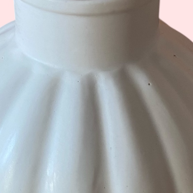 Vase rond à rayures