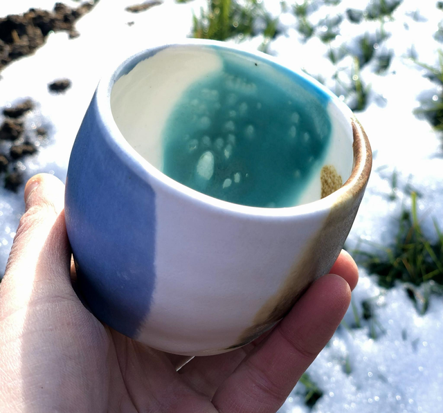Petite tasse porcelaine trio de couleurs