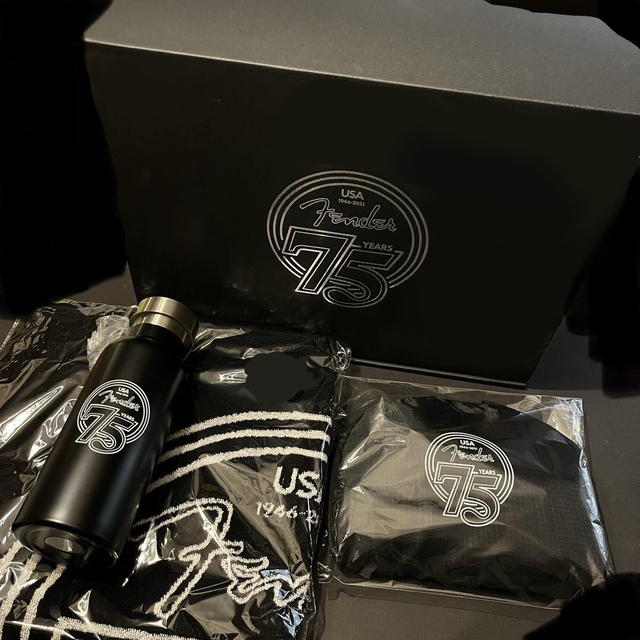RARE 2021 Fender 75th Anniversary PROMO / DEALER / MEMORABILIA BOX (contains Thermo Bottle / Drinking Flask, Beach Towel, Backpack) Used – Good