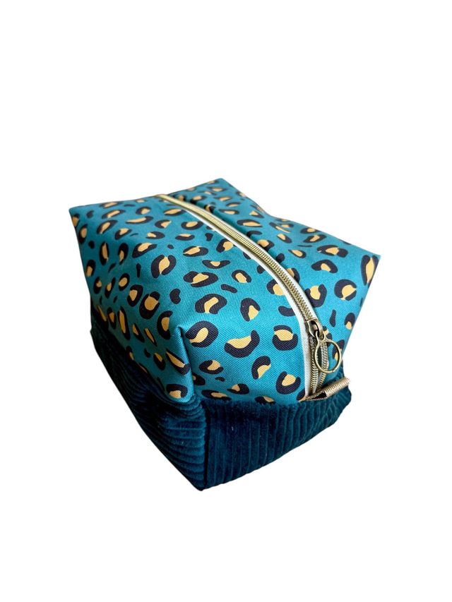 Trousse de toilette carré - tissu intérieur imperméable - LEOPARD velours vert foncé + turquoise