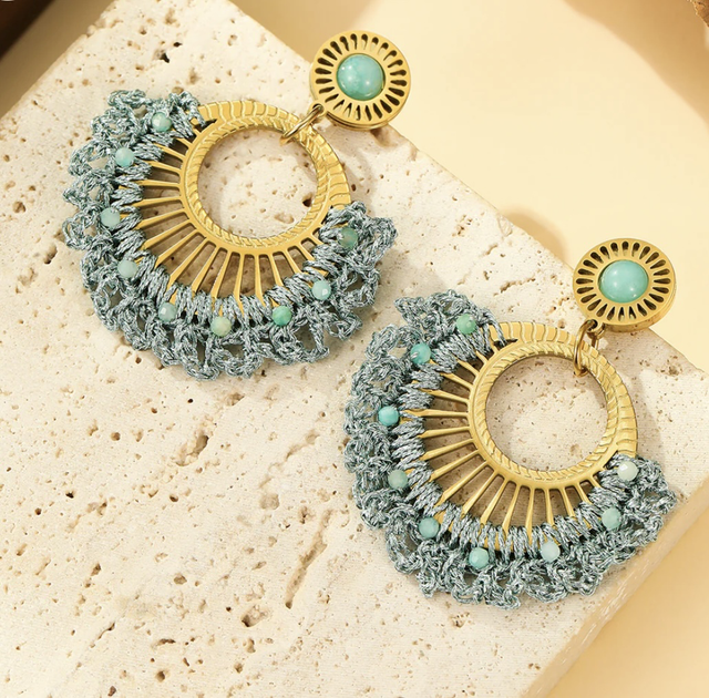 Boucles d’oreilles éventail tissé