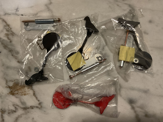 01G ... cible double lance pierre pivotante à fixer sur une parois verticale  