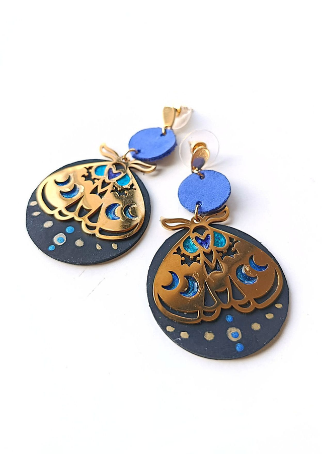  Prêtresse de la Tèrra Nòira - Chambre à air de tracteur Peinte et Résinée - Papillon Lunaire