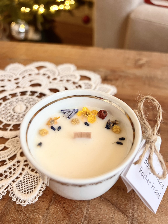 đ Bougie Rocher pralinĂ© - tasse Ă cafĂ© "frise dorĂ©e"