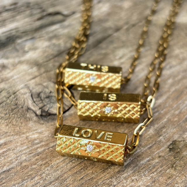 Collier Amulette THIS IS LOVE