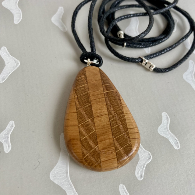 Oak - Striped oak pendant - I used to be a church pew [001-0026]